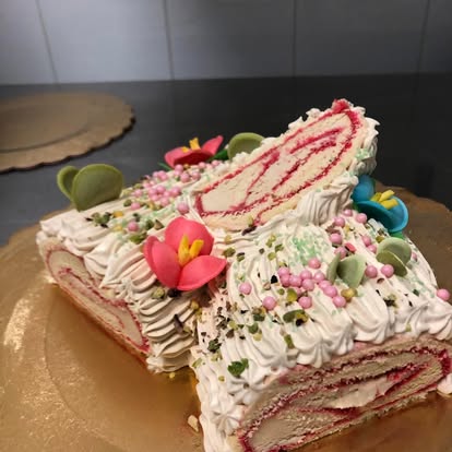 Torta gelato artigianale decorata a mano