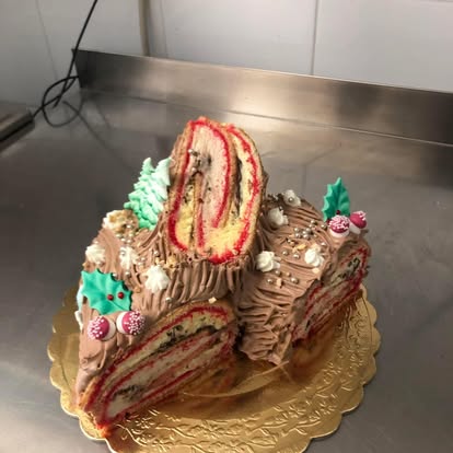 Torta gelato a tema natalizio
